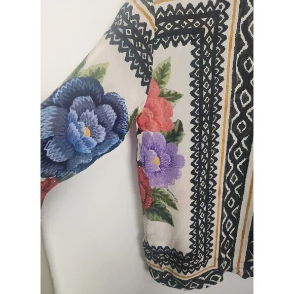 Farm Rio Women's Sz. XS Ivory Black Floral Blouse Classic Button up - Picture 8 of 8